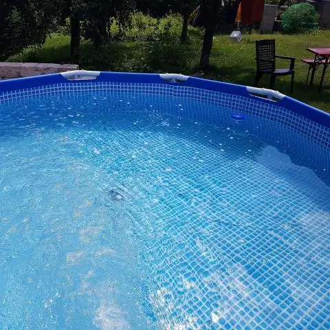 Есть ли хлор в бассейне без ударов?