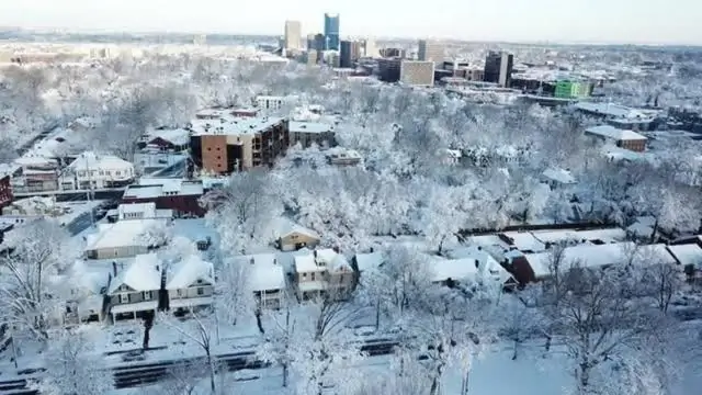 Сейчас идет снег в Лексингтон, штат Кентукки?