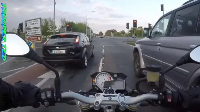 Законно ли движение мотоциклов между полосами движения в Техасе?