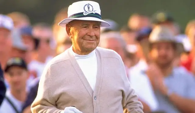 У кого больше всего профессиональных игроков в гольф?