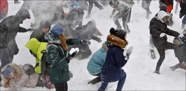 Опасны ли снежки?