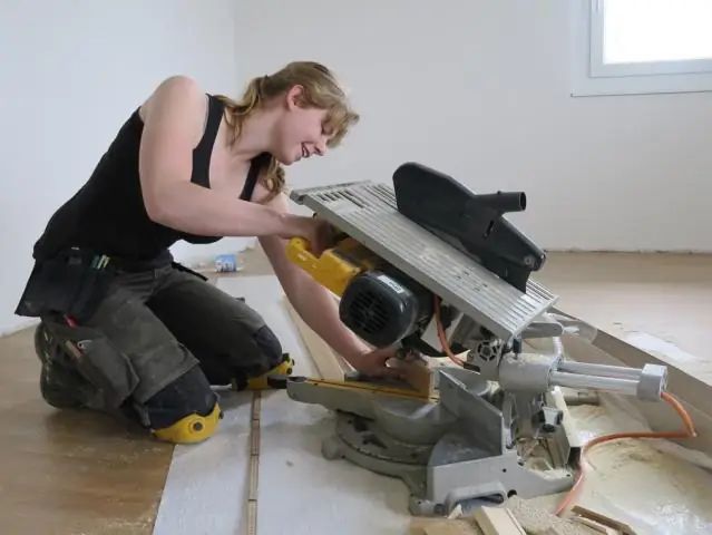 Как укладывать пленку и наклеивать плитку на линолеум?