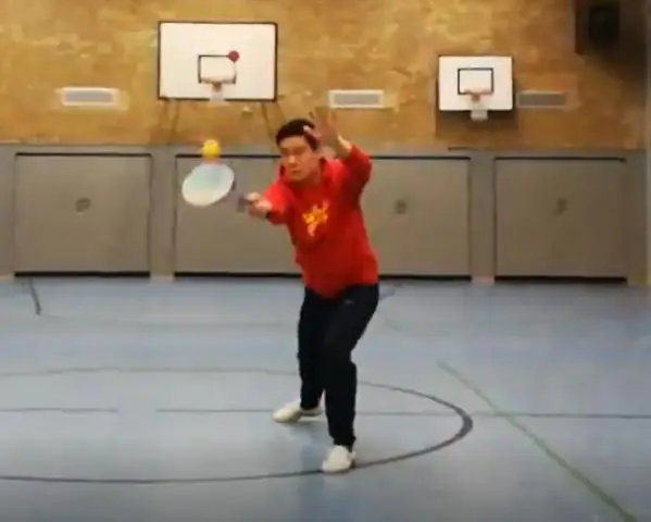 Вы смотрите на мяч, когда стреляете в футбол?