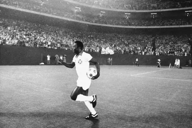 Пеле играл за New York Cosmos?