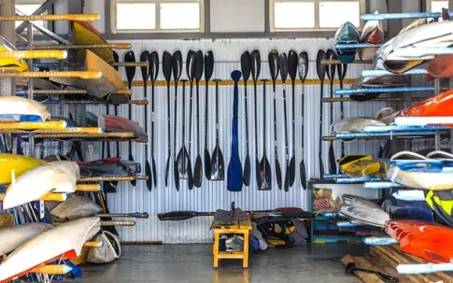 Как хранить несколько байдарок?